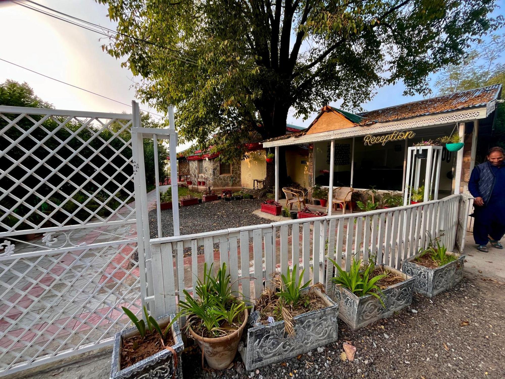 Misty Peaks Resort Murree Exterior foto